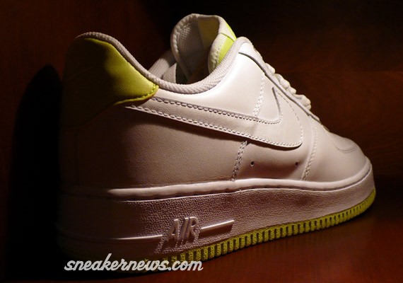 Nike Air Force One - White - Neon Yellow
