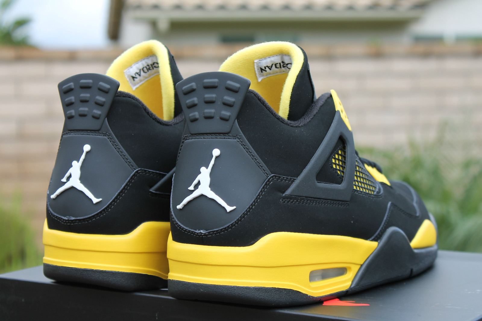 Air Jordan IV "Thunder" - Release Reminder - SneakerNews.com