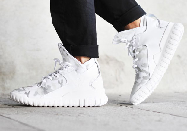 W2C] ADIDAS TUBULAR X VINTAGE WHITE CAMO in Europe, Size 42. : Sneakers