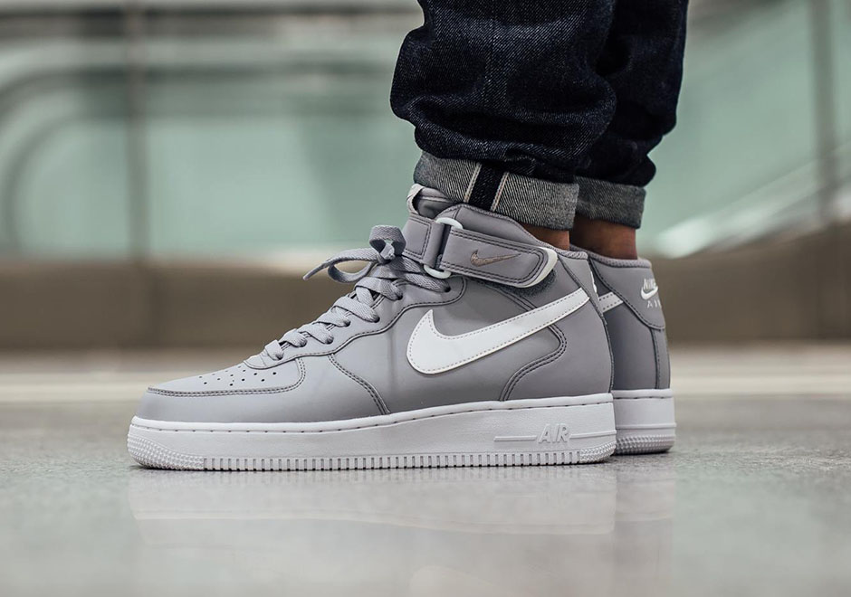 Nike Air Force 1 Wolf Grey Hyper Red