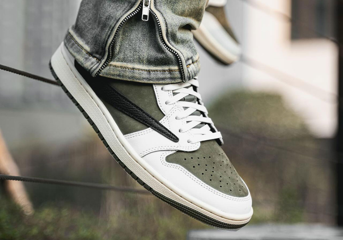 Travis Scott Air Jordan 1 Low OG SP 