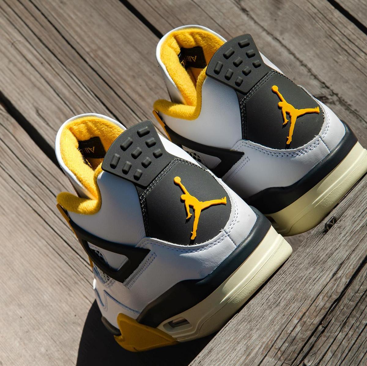 Air Jordan 4 Vivid Sulfur AQ9129-101 Release Date | SneakerNews.com