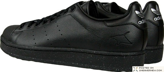 Adidas Official – Black Animal Pack – Stingray