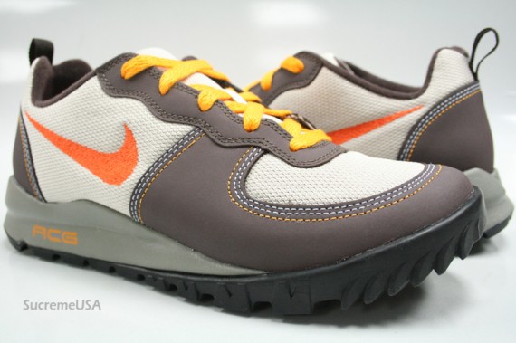 Nike Takos Low - Brown Orange Beige 