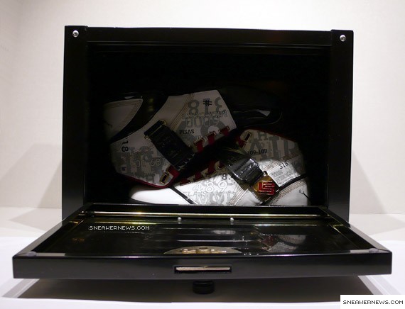 Nike Zoom LeBron V - Mr Basketball + Locker Case
