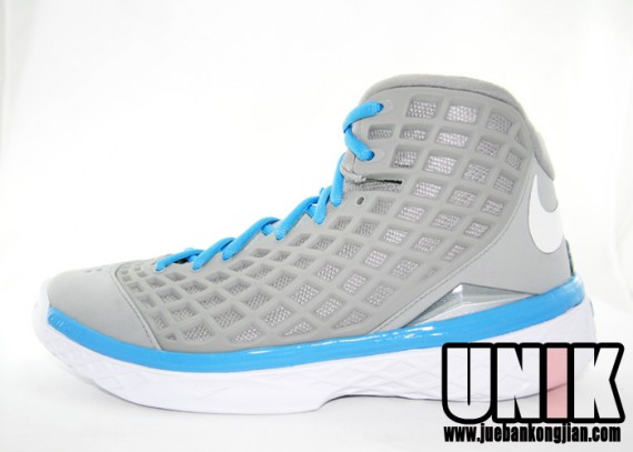 Nike Zoom Kobe 3 – “MPLS” Colorway – Now Available