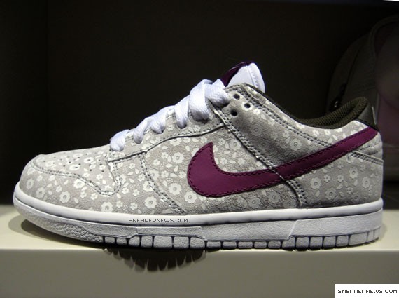 Nike Dunk Low WMNS - Simple Flower Print - Loganberry