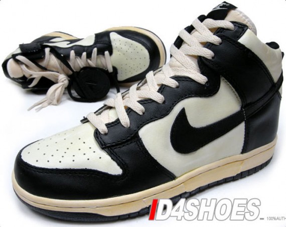 Nike Vintage Dunk High - Black - White