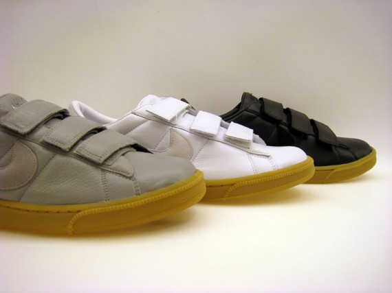 Nike velcro clearance strap sneakers