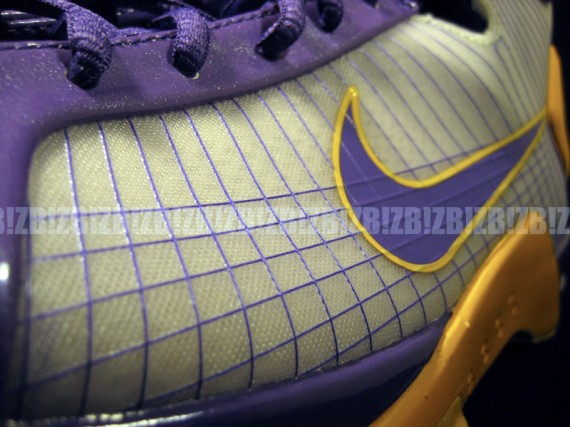 Nike Hyperdunk Kobe Bryant PE Released