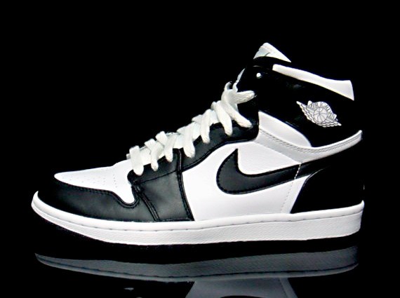 Air Jordan I - Black-White - 1 \u0026 22 