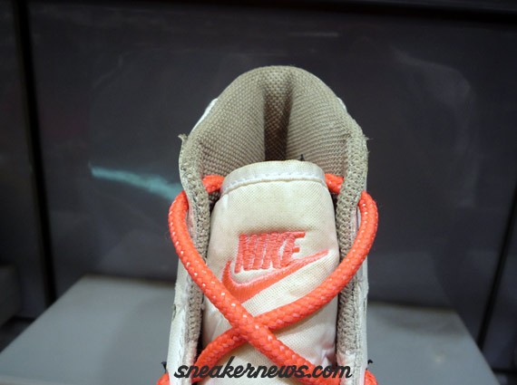 blazer-high-gs-hot-lava-05.jpg