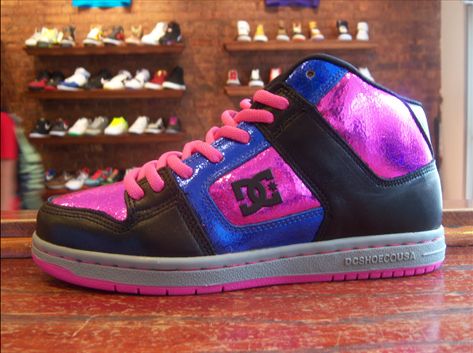DC Shoes Women's Low-Top Sneakers, Black Pink, 2 UK
