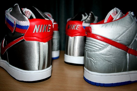 Nike Dunk High Be True - Nylon - Silver - Red