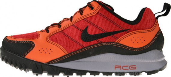 Nike ACG Air Wildtrail Comet Red - Solar Orange - Black 