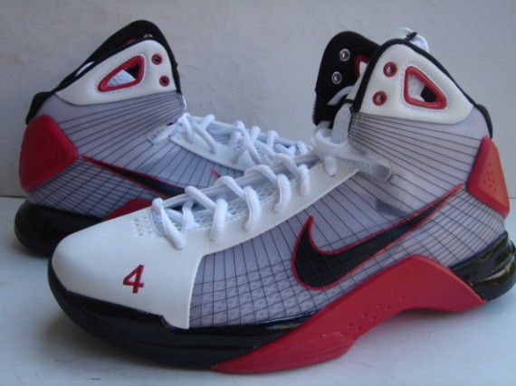 Nike Hyperdunk – Chris Bosh PE