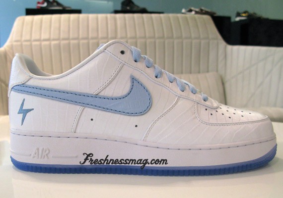 Nike 1World Air Force 1 - LaDainian Tomlinson (LT) 