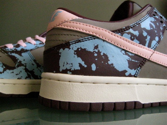 nike dunk low undefeated splatter