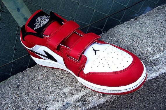 Air Jordan 1 Low Velcro - White - Black - Varsity Red 