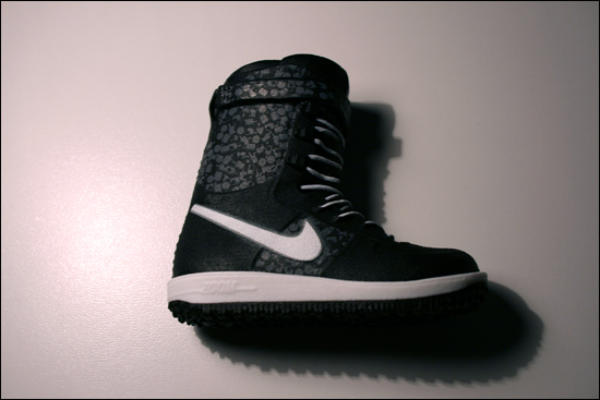 air force 1 snowboard boots