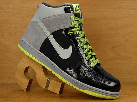 Lime green high 2025 top dunks nike gray