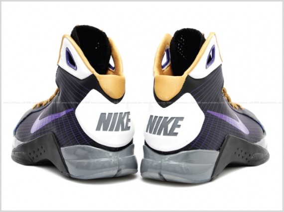 Nike Hyperdunk Supreme - Kobe Bryant - Making History