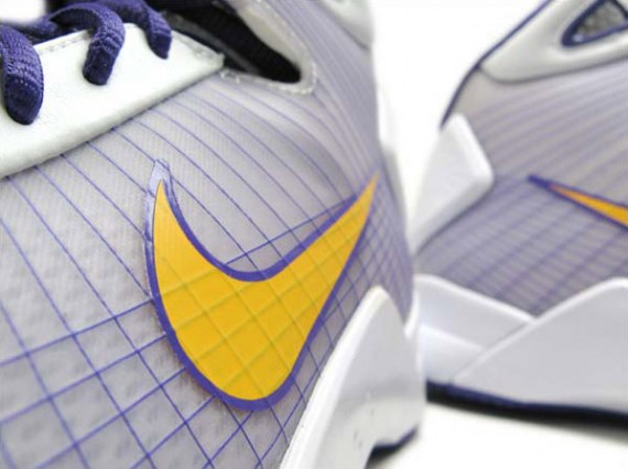 Kobe Bryant Nike Hyperdunk Supreme