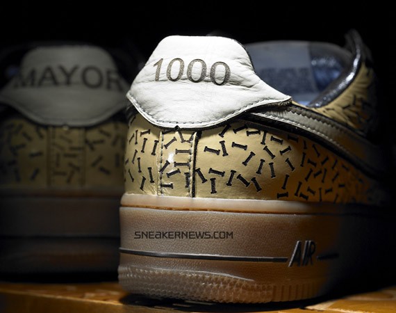 Collections: The Mayor And His 1000th Air Force 1 