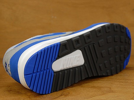 Nike Air Max Light - White - Varsity Blue - SneakerNews.com