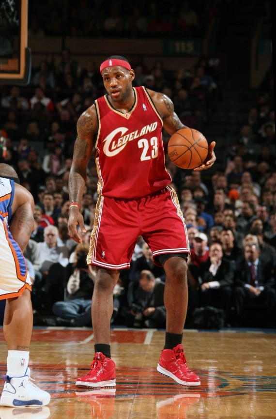 NBA Feet - Nike Zoom Lebron VI Big Apple - SneakerNews.com