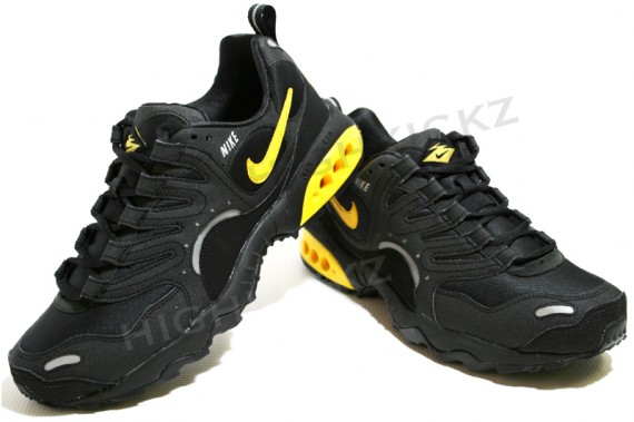 Fahrenheit helicóptero Instrumento Nike Air Terra Humara - Black - Yellow - Now Available - SneakerNews.com