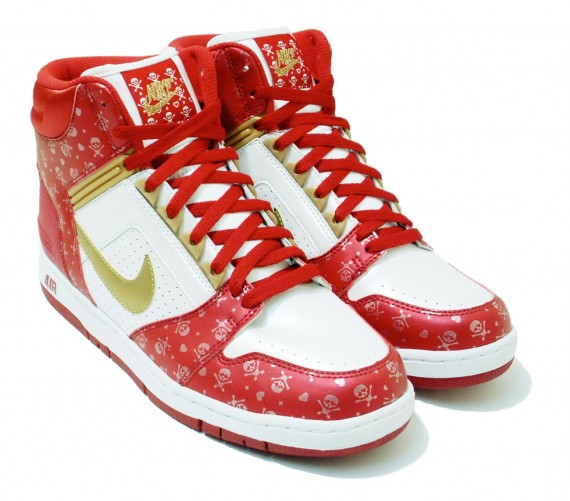 Nike WMNS Air Force 2 High – Valentine’s Day 2009