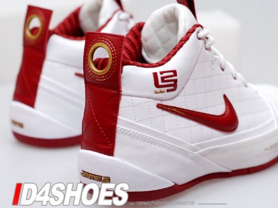 Nike Zoom LeBron James Ambassador - Red - Gold - In Detail