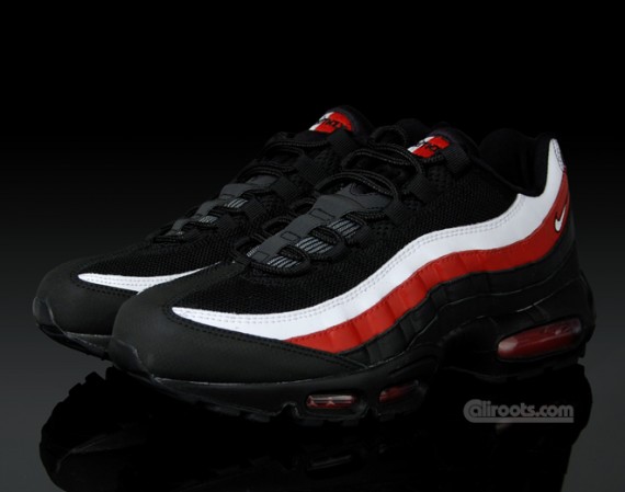 red black and white air max 95