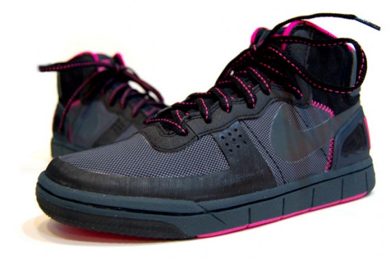 Nike ACG Terminator Hybrid – Black & Pink