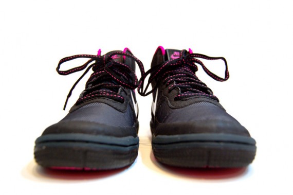 Nike ACG Terminator Hybrid - Black & Pink - SneakerNews.com