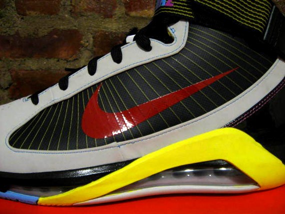 Nike Hypermax - Grey - Black - Sport Red - Sample