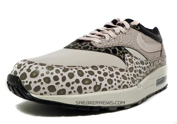 reactie accu Omhoog gaan Nike Air Max 1 Premium SP - Pale Grey - Black - Safari Print -  SneakerNews.com