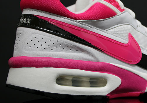 Rusia Inadecuado Cargado Nike WMNS Air Classic BW - White - Vivid Pink - Black - SneakerNews.com