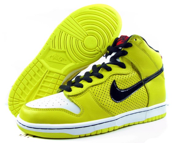 Nike high tops yellow hotsell and black