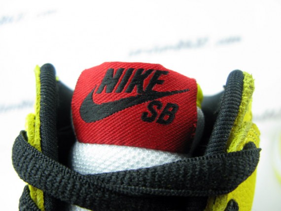 Nike SB Dunk High - Yellow - Black - White