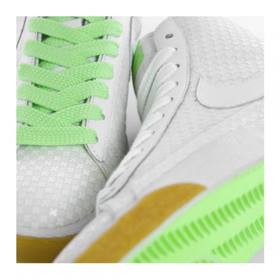 Nike Womens Blazer Mid Premium - White Volt
