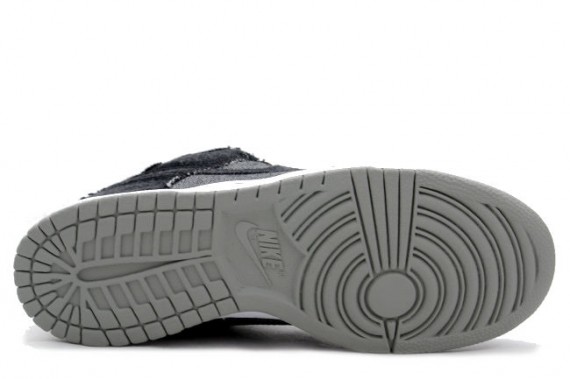Dingy mandskab tricky Nike Dunk Low Pro SB - Medicom II - Black Denim - SneakerNews.com