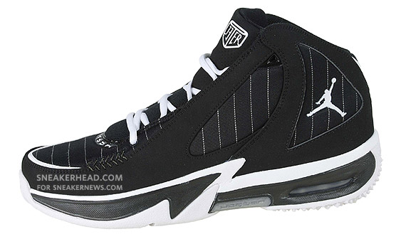 Jordan Jeter Captain - Black / White / Metallic Silver