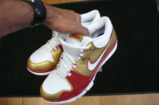 nike-pacquiao-air-trainer-1-flywire-02