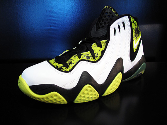 nike-zoom-fp-fun-police-white-black-volt-01