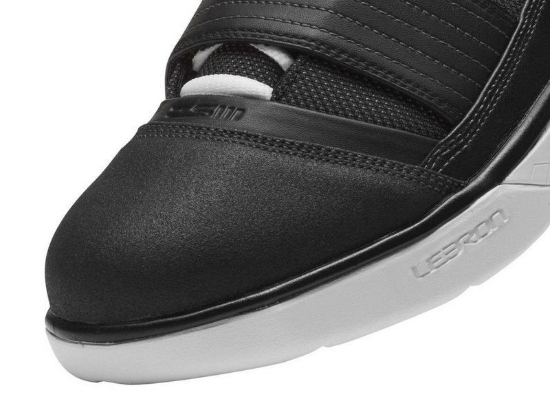 nike-zoom-soldier-3-gr-black-white-1-06