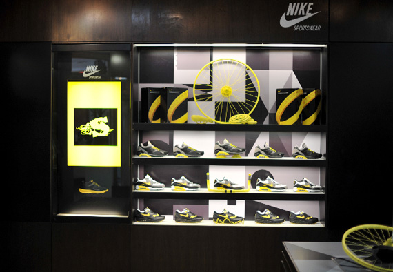 Nike Air Max LIVESTRONG Release @ Shoe Gallery Miami