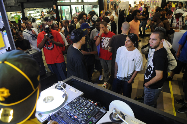 nike-canarinho-release-4 nike-canarinho-release-4