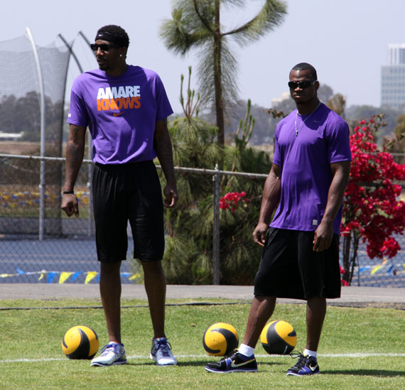 Nike Air Trainer 1: Adrian Peterson- SneakerFiles